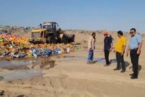 مدير عام المنصورة يوجه بإتلاف ( 70 ) طناً من العصائر منتهية الصلاحية