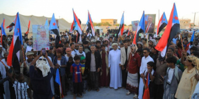 أبناء مديرية حصوين وقبيلة العوبثاني يتوافدو إلى ساحة الاعتصام المفتوح في الغيضة