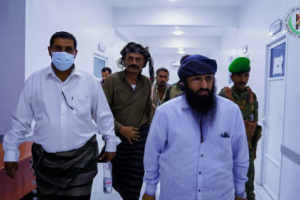 العميد الوالي يزور جرحى قوات حزام أبين المرقدين بمستشفى عبود ويثمن تضحياتهم وبطولاتهم