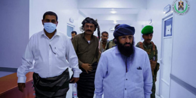 العميد الوالي يزور جرحى قوات حزام أبين المرقدين بمستشفى عبود ويثمن تضحياتهم وبطولاتهم