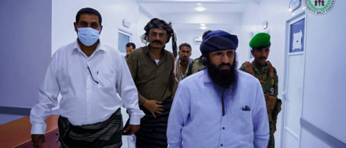 العميد الوالي يزور جرحى قوات حزام أبين المرقدين بمستشفى عبود ويثمن تضحياتهم وبطولاتهم