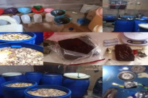 ضبط سبعيني بحوزته كيلو حشيش مخدر مع مصنع يحتوي على 813 لتر من الخمر بوادي حضرموت