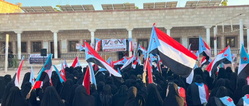 حرائر مديرية قشن ينظمن فعالية اعتصامية واسعة للمطالبة بإعلان دولة الجنوب العربي