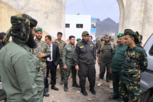 مدير أمن لحج يتسلَّم عددًا من أقسام الشرط بعد تأهيليها بدعم إماراتي