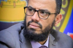 الشيخ هاني بن بريك: قصف ميناء المكلا انتهاك فاضح للقانون الدولي وخطوة تهدد بخسارة السعودية لحلفائها