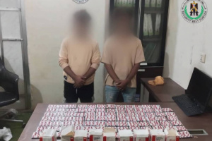 حزام العاصمة عدن يضبط كمية من الحبوب المخدرات ويلقي القبض على متهمين بالبريقة