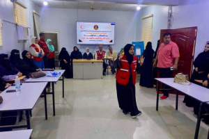 هيئة المرأة والطفل تختتم دورة تدريبية في الإسعافات الأولية بالعاصمة عدن