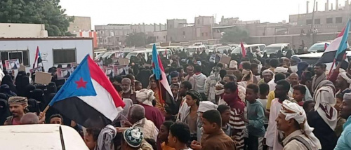 فعالية جماهيرية في تبن تأييدًا للإعلان السياسي والدستوري وتنديدًا بالعدوان السعودي