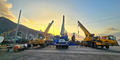 انتشال ثاني أكبر سفينة غارقة في ميناء الاصطياد السمكي بعدن تمهيدًا لإعادة تشغيله