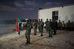 قوات الحزام الأمني تؤمن الخط الساحلي الدولي في أبين