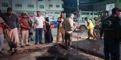 العقربي وبن جرادي يطلعان على سير أعمال سفلتة شارع البلدية بمديرية صيرة