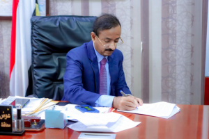 المحافظ بن الوزير يوجّه كافة الوحدات الأمنية والعسكرية بمنع مرور أي منهوبات، واتخاذ الإجراءات اللازمة