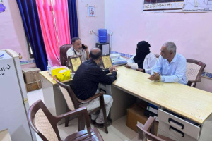 رئيس انتقالي أبين يتفقد سير العمل في عدد من المرافق الحكومية بالمحافظة