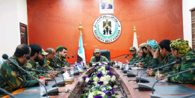 العميد الوالي يترأس اجتماعًا بمدراء الإدارات العامة ويؤكد استقرار الحالة الأمنية