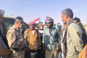 رئيس تنفيذية انتقالي أبين يتفقد النقاط الأمنية والعسكرية بأحور