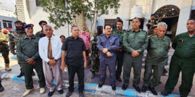 نائب مدير أمن العاصمة عدن يتفقد الجاهزية والانضباط الأمني بعدد من أقسام الشرطة