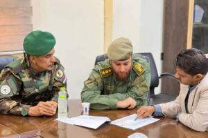 مدير عام الشيخ عثمان ورئيس اللجنة الأمنية يطّلع على التقرير الإحصائي السنوي لإدارة الشؤون القانونية بالحزام الأمني