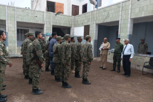 قيادتا الرقابة والتفتيش والتوجيه المعنوي تنفذان نزولاً ميدانياً إلى قسم شرطة الدرين.