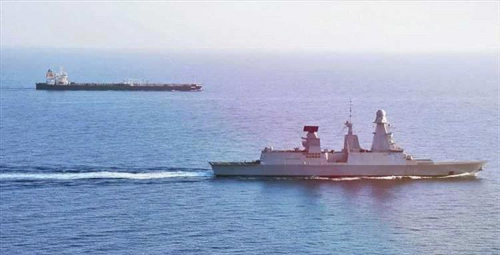 مليشيات الحوثي تلوّح باستئناف الهجمات في البحر الأحمر مليشيات الحوثي تلوّح باستئناف الهجمات في البحر الأحمر