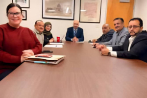 أعضاء الجالية الجنوبية يلتقون عضو الكونجرس الأمريكي تمث كندي في مدينة بافلو ويطلعوه على المستجدات في الجنوب العربي
