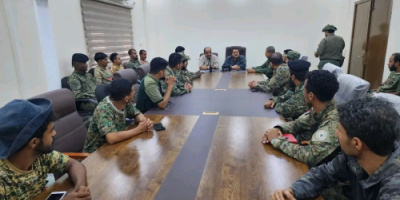 نائب مدير أمن عدن يلتقي مشرفي كاميرات المراقبة في اقسام الشرط ويشدد على الجاهزية الفنية