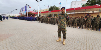 منتسبو ألامن العام بالعاصمة عدن ينظمون وقفة احتجاجية للمطالبة الأشقاء بصرف رواتبهم