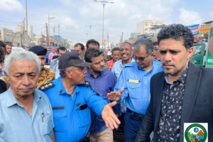 حملة نظافة وإزالة العشوائيات والعوائق في الشيخ عثمان تحت شعار &laquo;عدن مدينتي نظافتها مسؤوليتي&raquo;