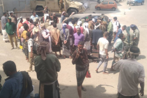 ذباب الرياض يروّج شائعات عن تغييب الزبيدي سياسياً لصرف الأنظار عن مجزرة عتق