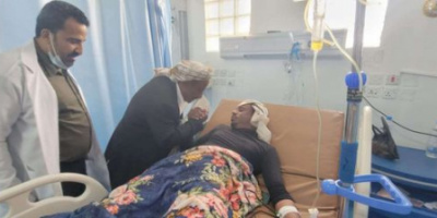 رئيس انتقالي شبوة يطمئن على جرحى التظاهرة السلمية في عتق 