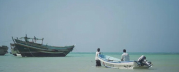 العثور على ستة صيادين بعد غرق قاربهم وفقدان الاتصال بهم