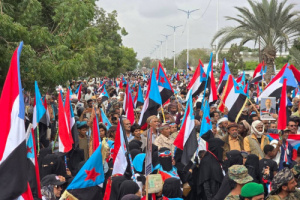 عاجـل| بدء توافد الجماهير في زنجبار للمشاركة في مليونية &ldquo;الثبات والوفاء&rdquo; بمحافظة أبين