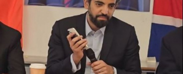 في اتصال هاتفي .. الرئيس الزُبيدي يوجه التحية للجالية الجنوبية في بريطانيا