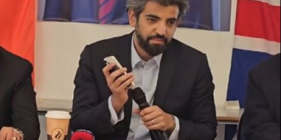 في اتصال هاتفي .. الرئيس الزُبيدي يوجه التحية للجالية الجنوبية في بريطانيا