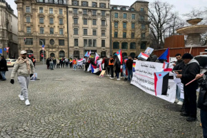 الجالية الجنوبية في ميونيخ تنظم وقفة احتجاجية وتؤكد تمسكها في تقرير المصير