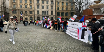 الجالية الجنوبية في ميونيخ تنظم وقفة احتجاجية وتؤكد تمسكها في تقرير المصير