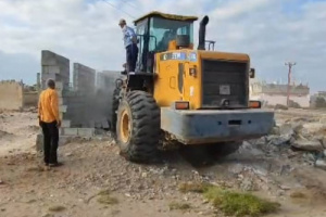 حماية الأراضي تنفذ إزالة بناء عشوائي بخور مكسر رغم محاولة اعتراضها من قبل مسلحين