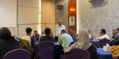 أمسية قيادية ملهمة في عدن تجمع النخب مع الدكتور البروفيسور داوود الحدابي