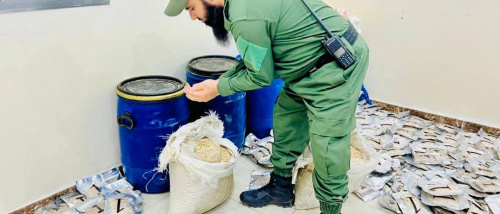 المقدم مياس الجعدني يشيد بجهود الحملة الأمنية المشتركة في رأس العارة بعد ضبط مليون قرص كبتاجون