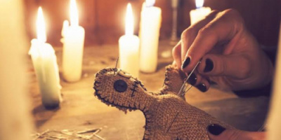 الأجهزة الأمنية تضبط امرأة بتهمة ممارسة أعمال السحر والشعوذة في عدن   