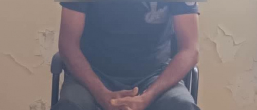 أمن العاصمة عدن يضبط متهماً بسرقة عمارتين بساحل أبين