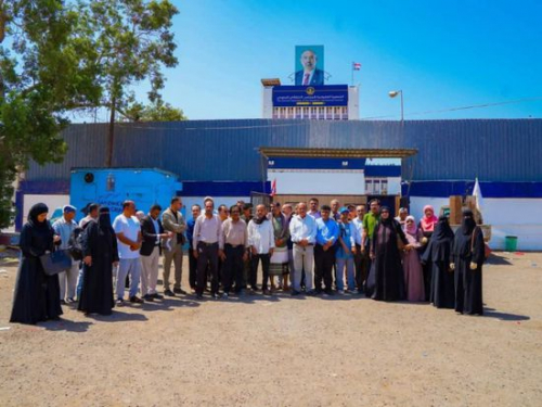 تجاوزٌ للخطوط الحمراء .. كيف يثير إغلاق مؤسسات المجلس الانتقالي زلزالًا سياسيًّا بعدن؟ تجاوزٌ للخطوط الحمراء .. كيف يثير إغلاق مؤسسات المجلس الانتقالي زلزالًا سياسيًّا بعدن؟