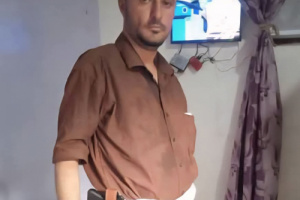 أمن العاصمة عدن يوضح ملابسات استشهاد جندي وإصابة آخرين عقب تعرض طقم أمني لإطلاق نار.