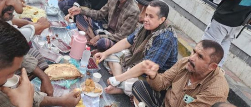 الانتقالي يقيم مائدة إفطار جماعي بمناسبة ذكرى تحرير عدن