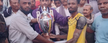 برعاية الرئيس الزُبيدي.. اختتام بطولة الشهيد عبداللطيف السيد ورفاقه الرمضانية بأبين والتلال يتوج بطلاً للبطولة.  ​