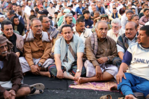 القائم بأعمال الأمين العام وعدد من قيادة المجلس يؤدون صلاة العيد بالعاصمة عدن