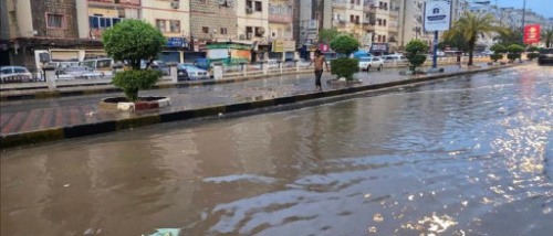 هطول أمطار غزيرة على مديريات العاصمة عدن