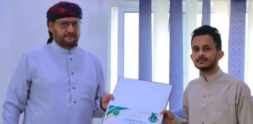 حادث مروع ينهي حياة شابين يمنيين ويصيب 15 شخصًا في نجران أثناء ذهابهم لأداء العمرة