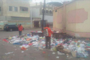 رش رذاذي في مديرية خور مكسر للحد من الأوبئة بعد الأمطار