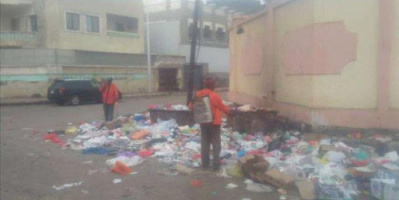 رش رذاذي في مديرية خور مكسر للحد من الأوبئة بعد الأمطار