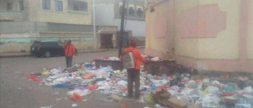 رش رذاذي في مديرية خور مكسر للحد من الأوبئة بعد الأمطار